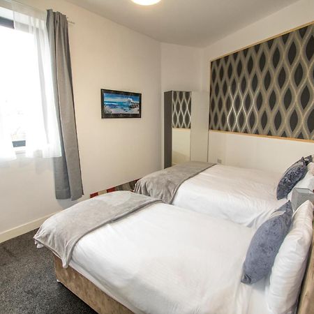 Ideal For Groups - Modern 2 Bedroom Apartment - Free Parking, Transit Links, Close To Stadiums แมนเชสเตอร์ ภายนอก รูปภาพ