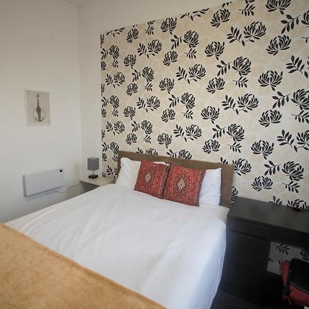 Ideal For Groups - Modern 2 Bedroom Apartment - Free Parking, Transit Links, Close To Stadiums แมนเชสเตอร์ ภายนอก รูปภาพ