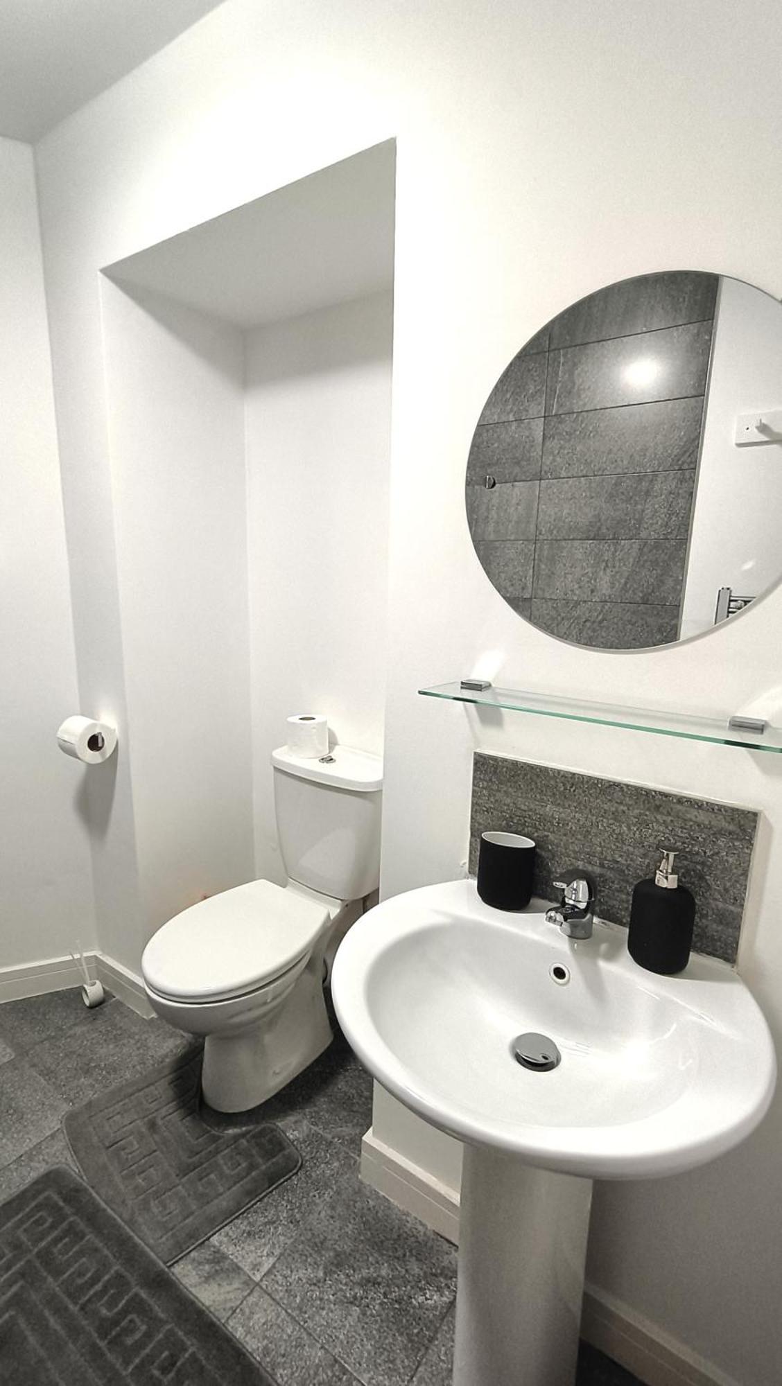 Ideal For Groups - Modern 2 Bedroom Apartment - Free Parking, Transit Links, Close To Stadiums แมนเชสเตอร์ ภายนอก รูปภาพ