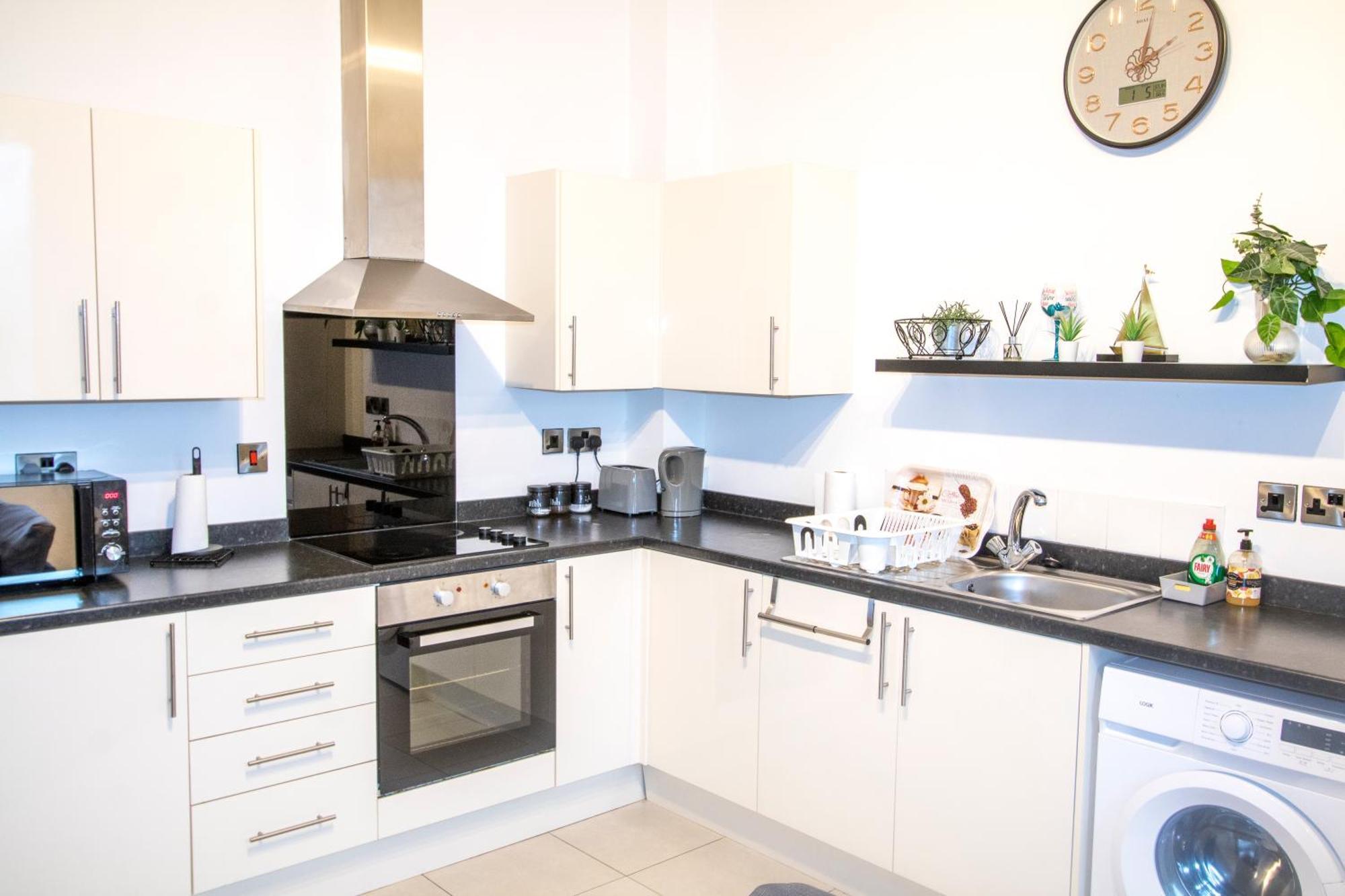 Ideal For Groups - Modern 2 Bedroom Apartment - Free Parking, Transit Links, Close To Stadiums แมนเชสเตอร์ ภายนอก รูปภาพ