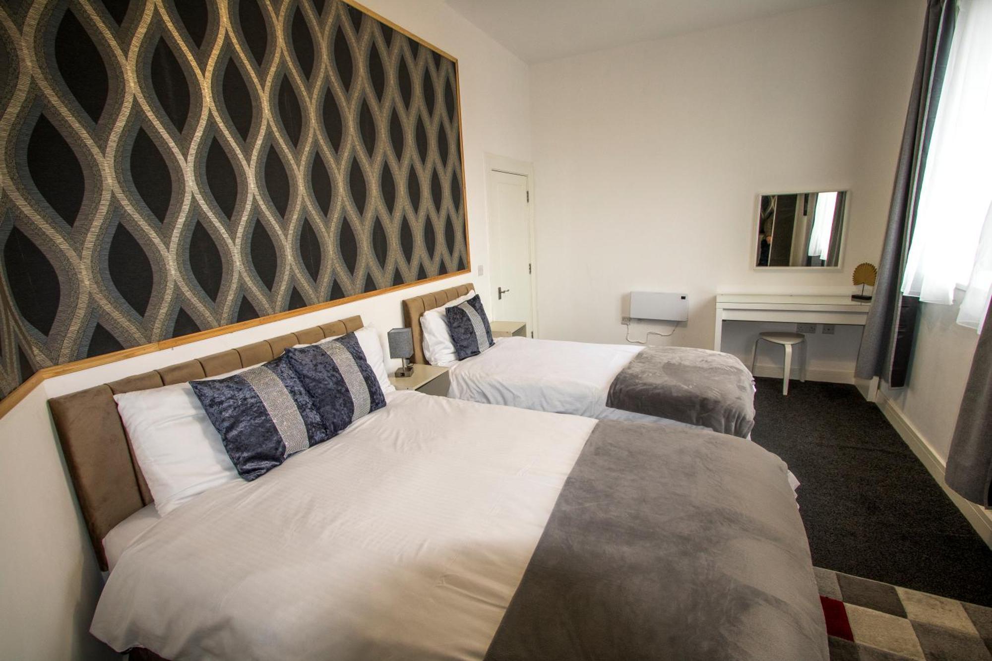 Ideal For Groups - Modern 2 Bedroom Apartment - Free Parking, Transit Links, Close To Stadiums แมนเชสเตอร์ ภายนอก รูปภาพ